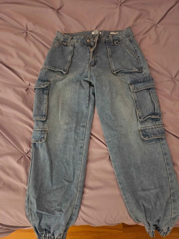 Womens Jeans: Sizes 4 - 8 - photo 2
