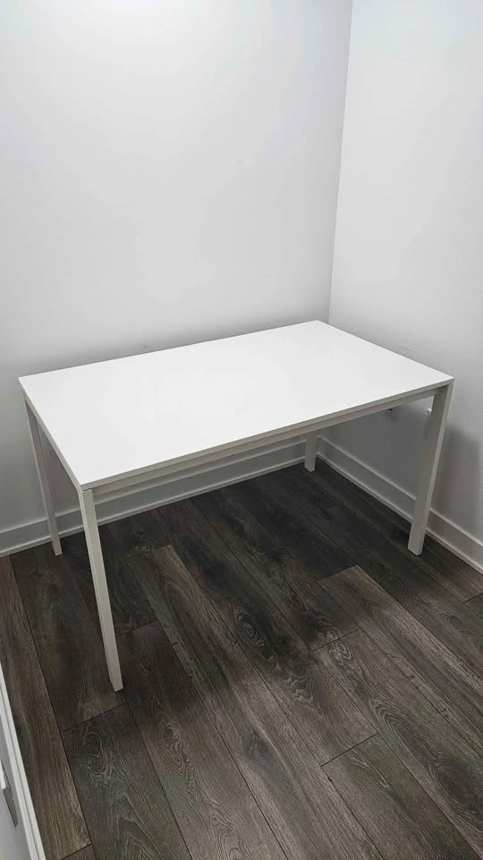 IKEA VIHALS Table | White | Excellent Condition - photo 4