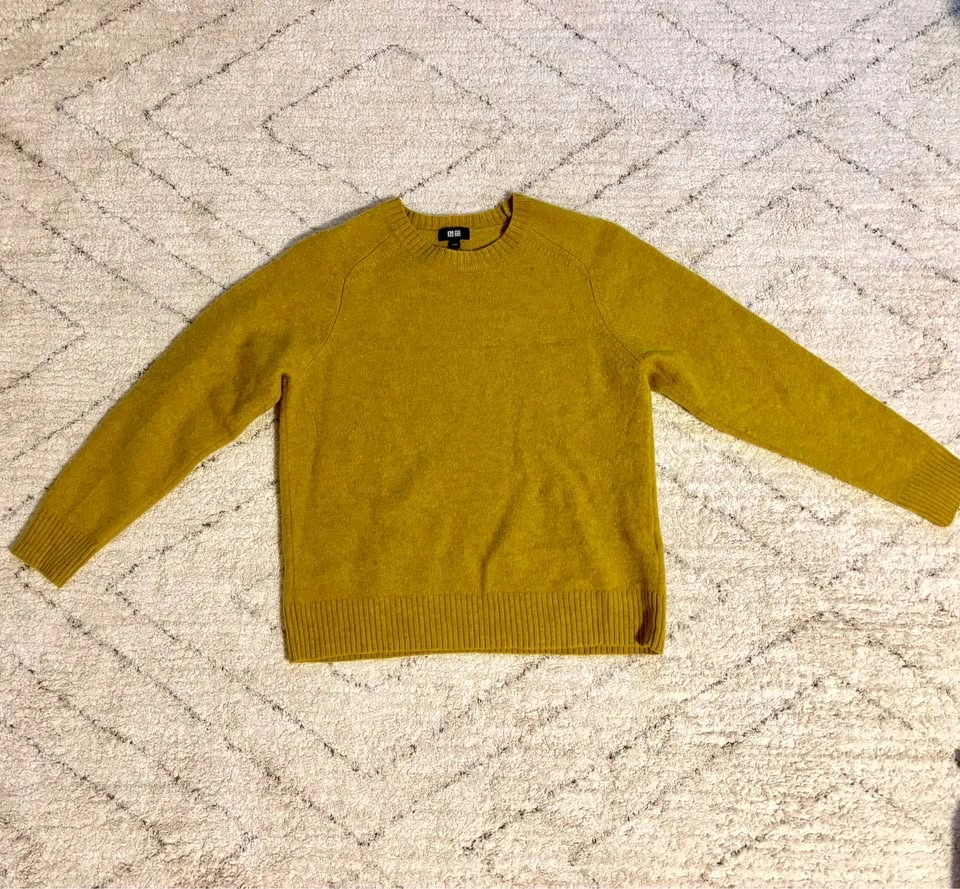 Uniqlo Mustard Sweatshirt - Size Small