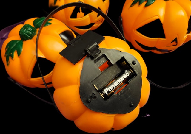 Three Light-Up Plastic Pumpkin Decorations - photo 3