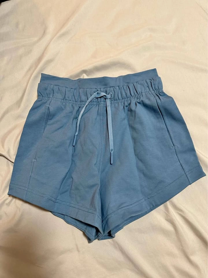 lululemon inner glow shorts