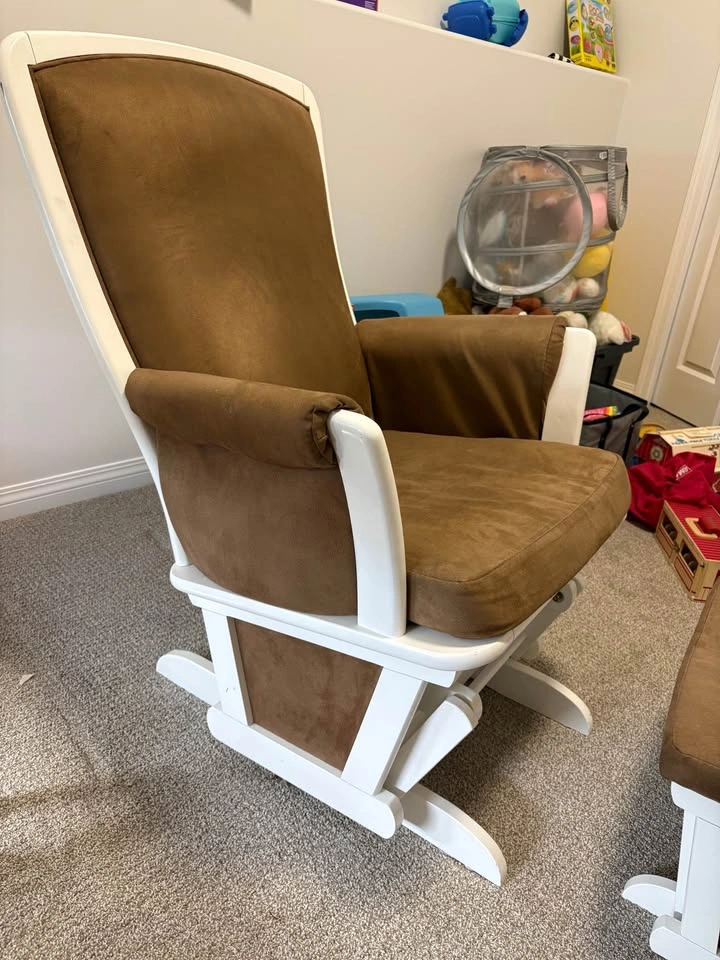 Gliding rocker and footstool - photo 3