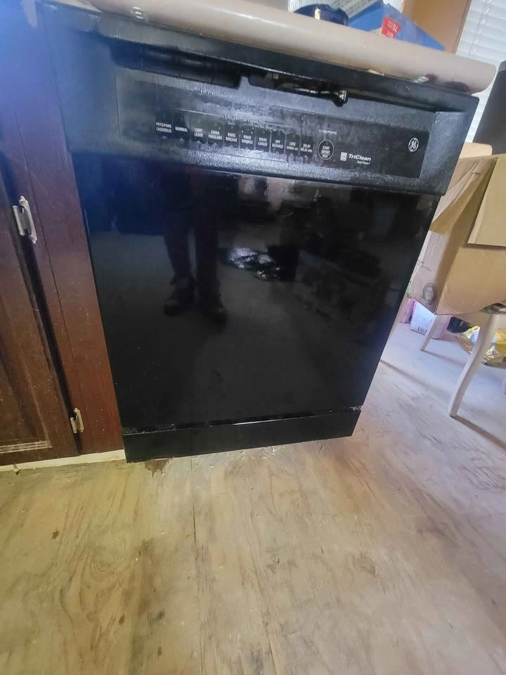 General Electric (GE) Dishwasher – Black – Works Great $80 - photo 2