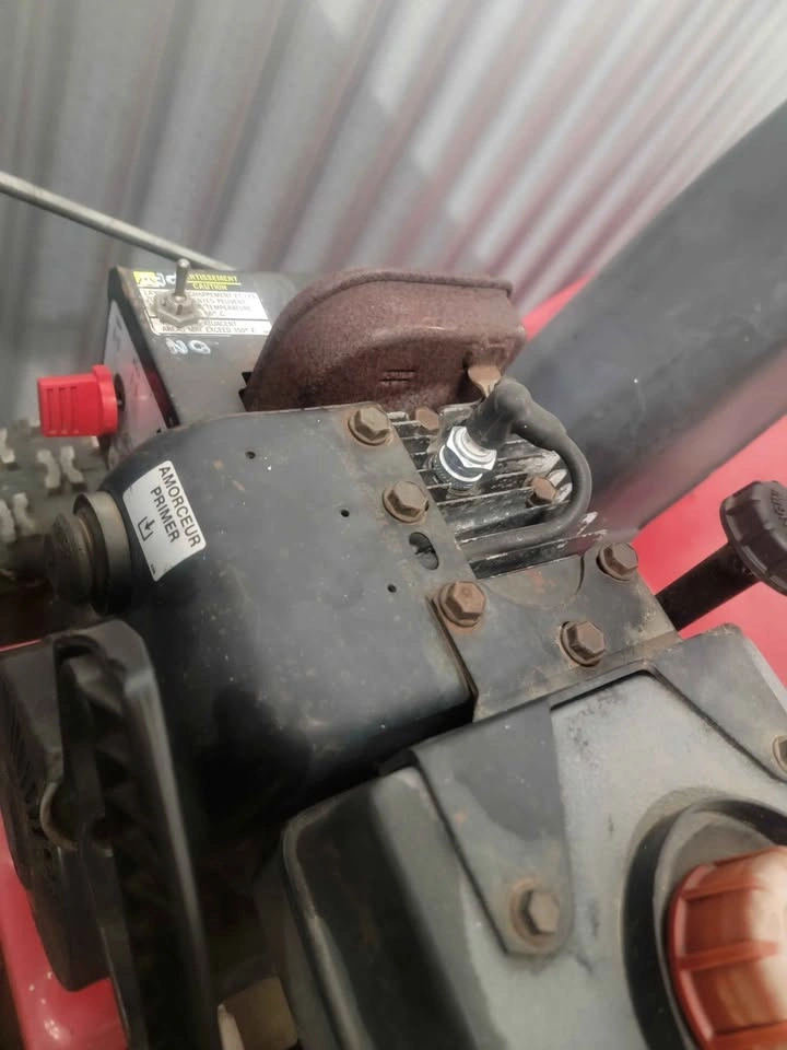 Craftsman 5 HP Snowblower – Solid Older Machine - photo 5