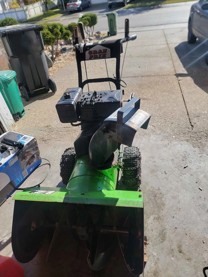8 HP 26" 2-Stage Snow Blower – Heavy-Duty - photo 3