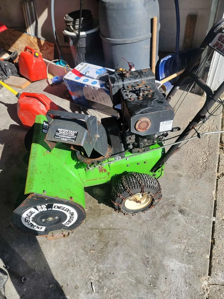 8 HP 26" 2-Stage Snow Blower – Heavy-Duty - photo 4