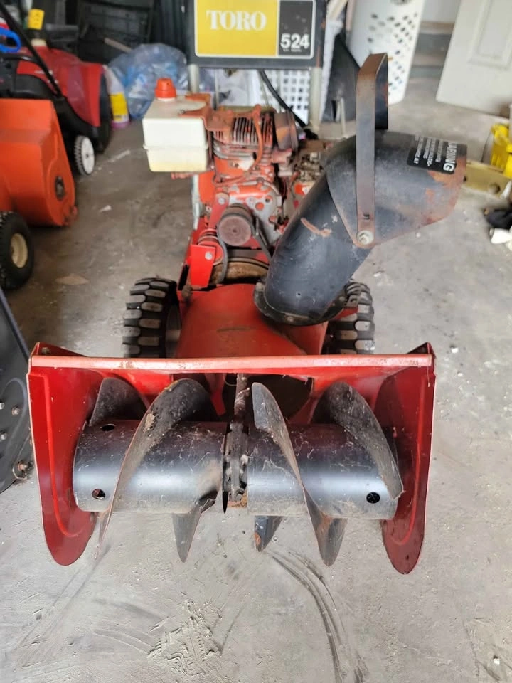 Toro 524 5 HP Snowblower – Ready for Winter - photo 2