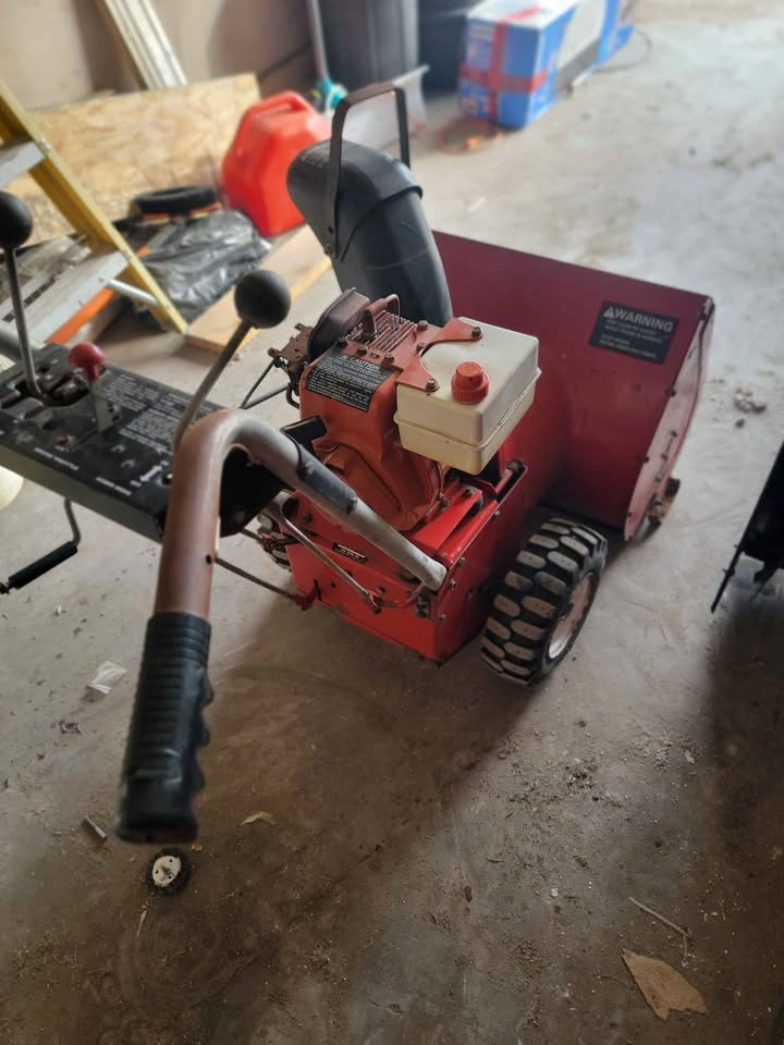 Toro 524 5 HP Snowblower – Ready for Winter - photo 3