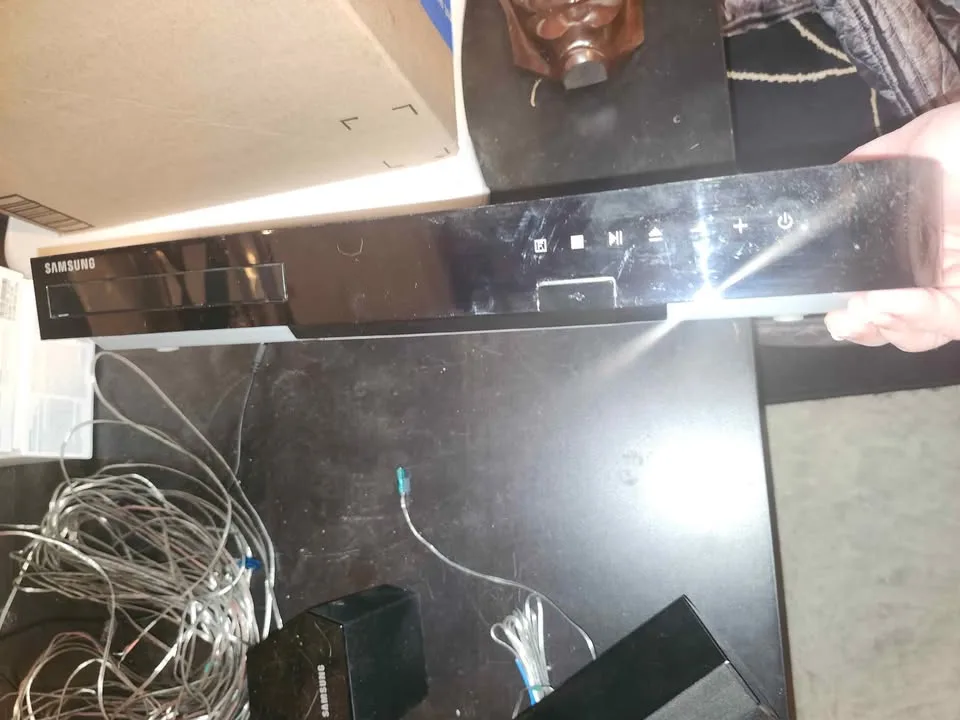 Samsung surround sound system image indicator(4)