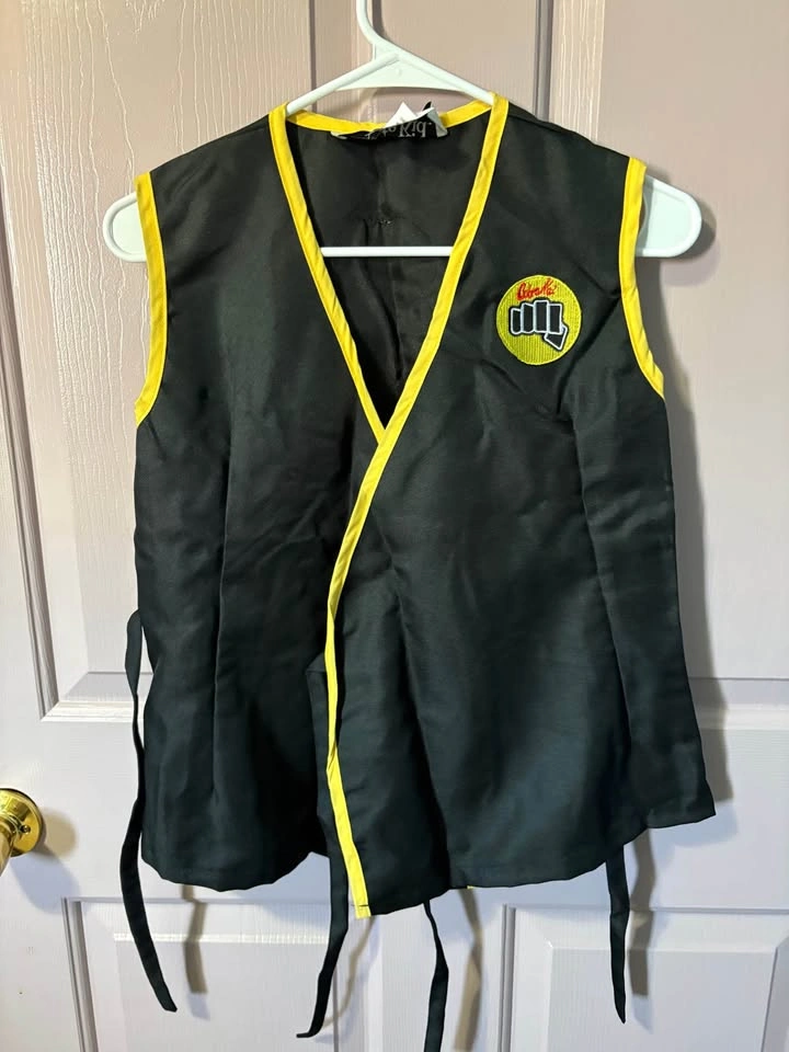 Karate kid costume Never worn - photo 2