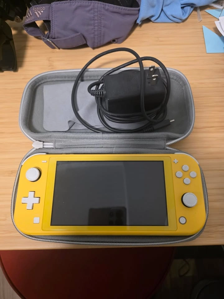 Nintendo Switch Lite (Yellow) — Like New, 128GB microSD + Hard C - photo 2