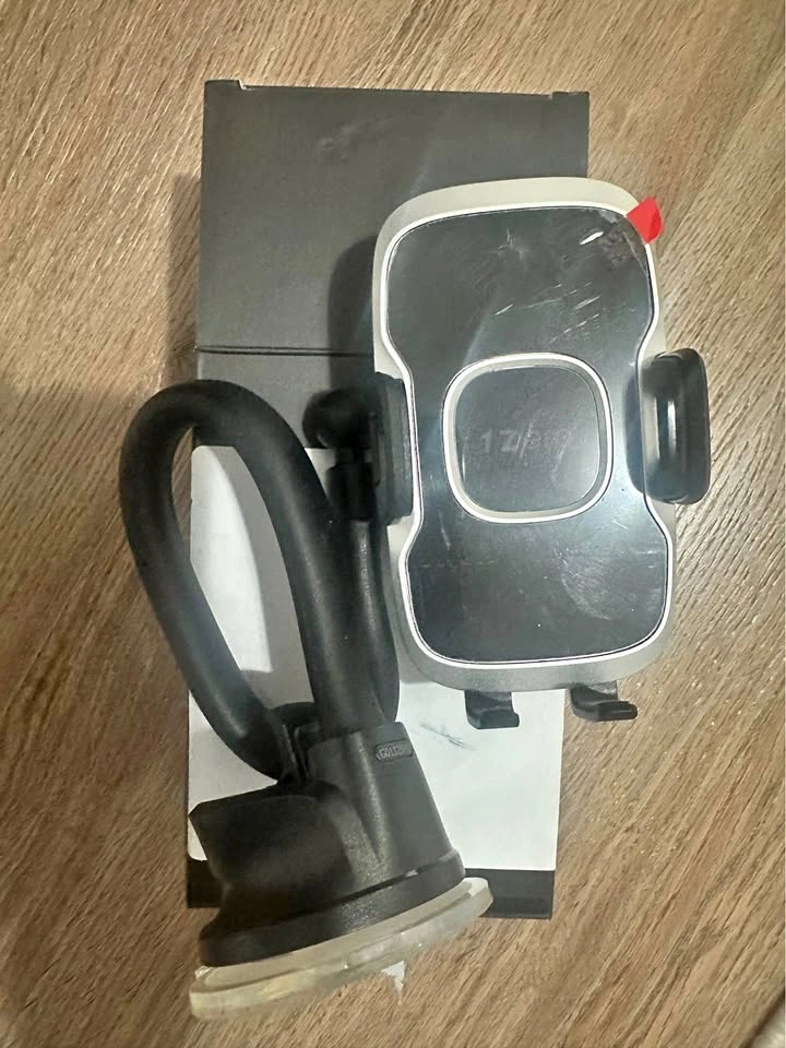 Universal Car Phone Mount with Suction Cup