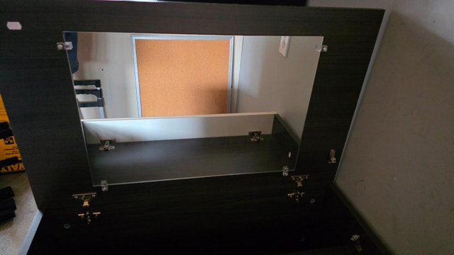 Vanity Desk with Flip-Top Mirror