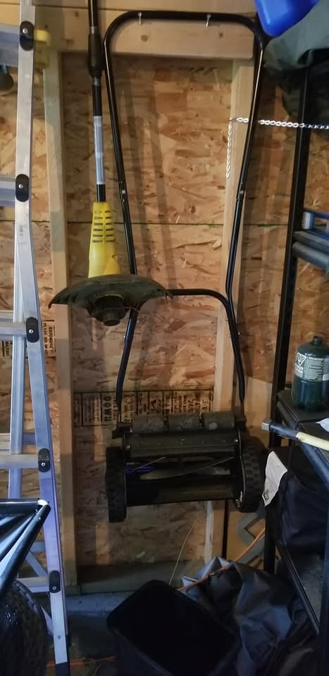 Push mower and weed wacker - photo 2