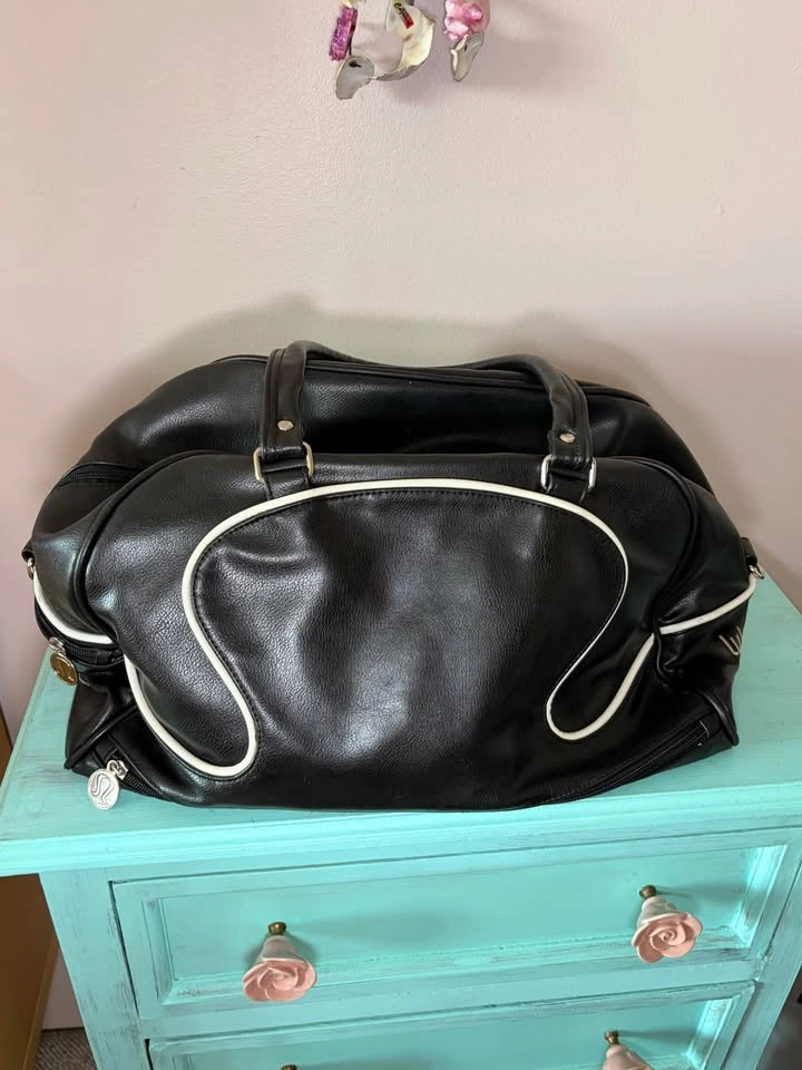 Vintage Lululemon Black Leather Gym Bag - photo 2