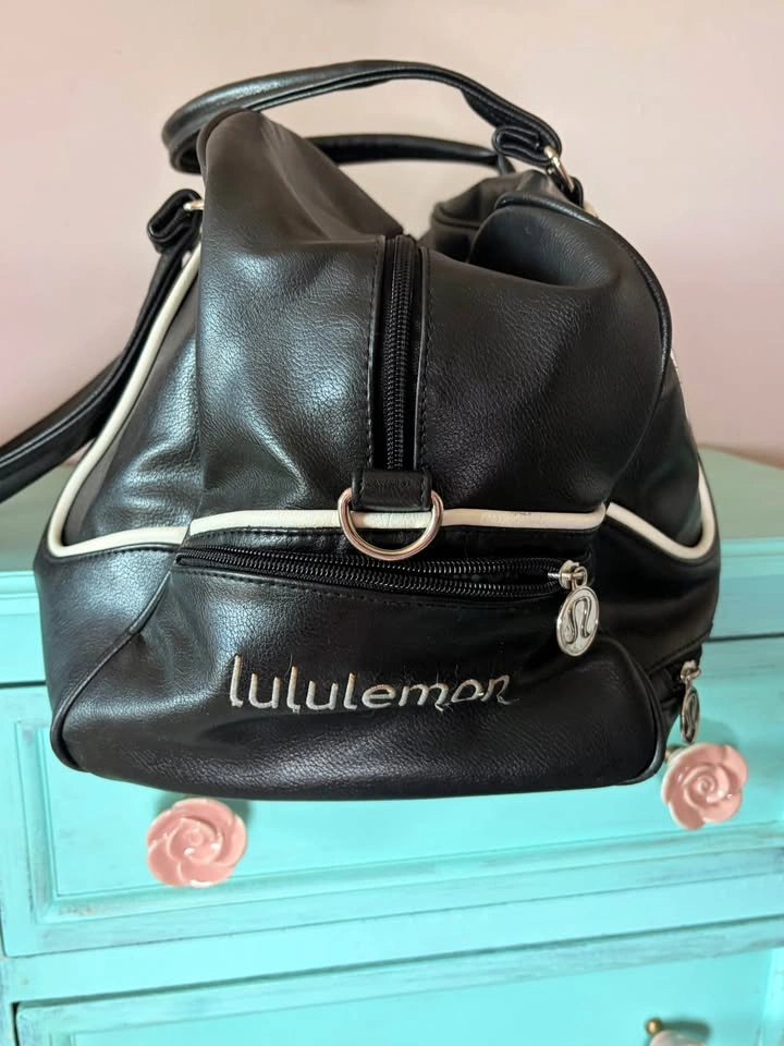Vintage Lululemon Black Leather Gym Bag - photo 3