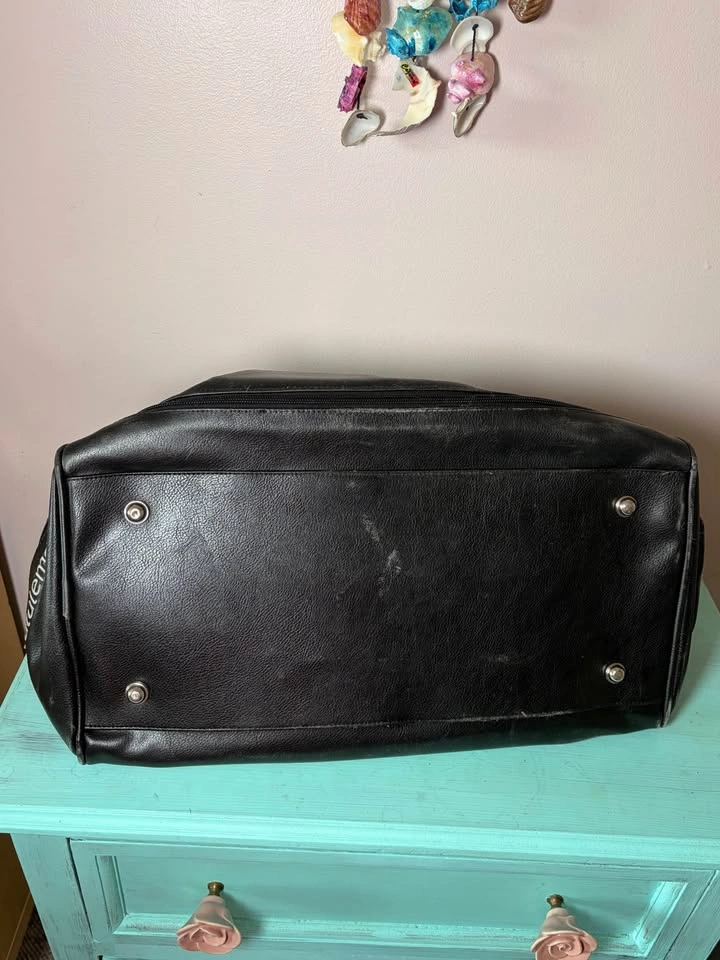 Vintage Lululemon Black Leather Gym Bag - photo 4