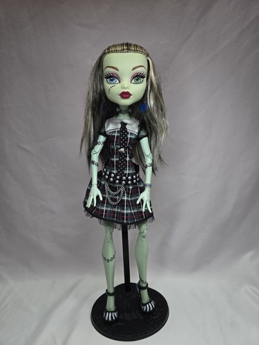 Monster High Frightfully Tall Ghouls 17’’ Frankie Stein Doll - photo 2