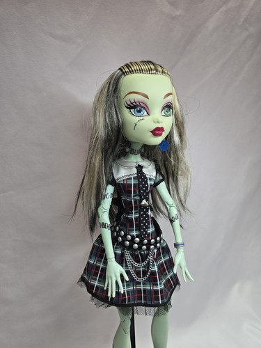 Monster High Frightfully Tall Ghouls 17’’ Frankie Stein Doll - photo 5