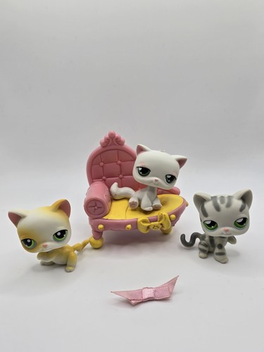 Littlest Pet Shop Cat Lot of 3 Cats and Couch Vintage