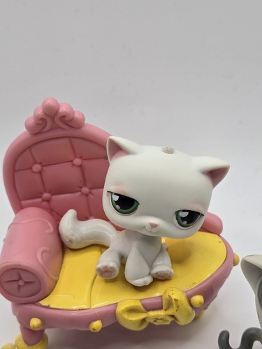 Littlest Pet Shop Cat Lot of 3 Cats and Couch Vintage - photo 3