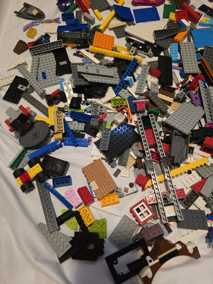 Bulk LEGO Bricks – 6.9 lbs Lot Multicolor Mixed Pieces - photo 2