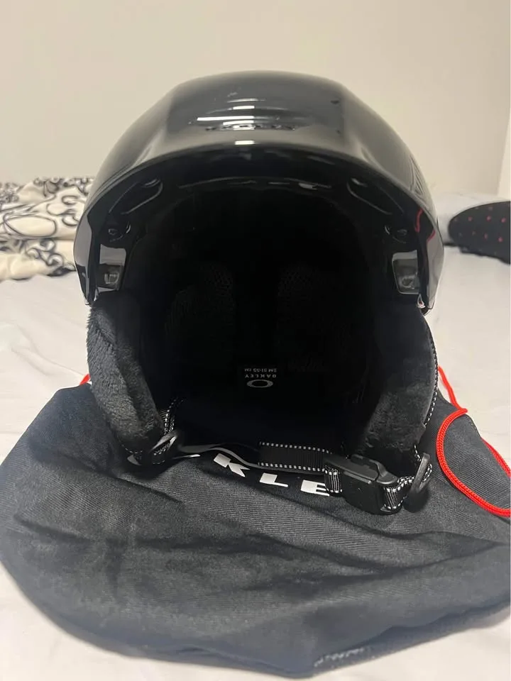 Oakley MOD5 Snow Helmet image indicator(2)