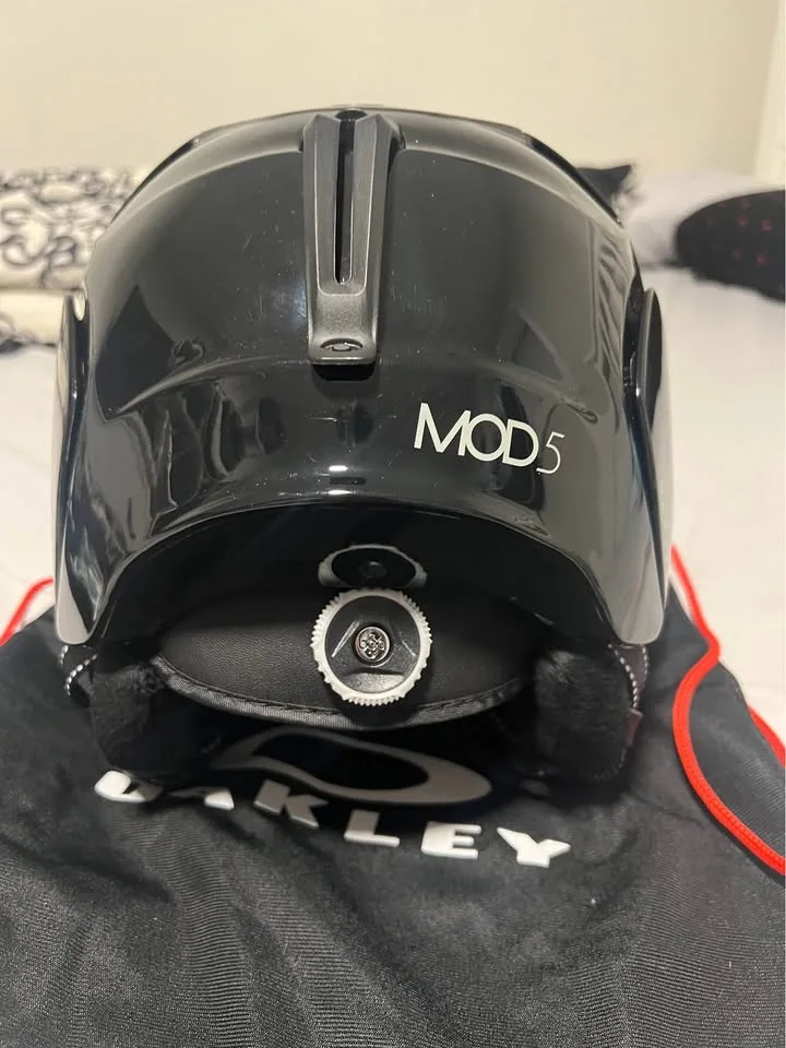 Oakley MOD5 Snow Helmet image indicator(3)