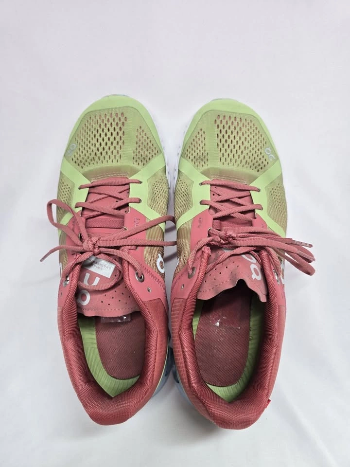 On Running Women’s Cloudflow Shoes Size 8.5 - photo 2