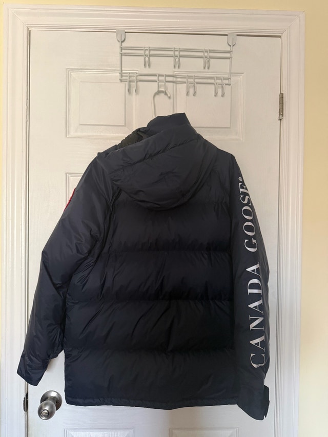 Canada Goose Puffer Jacket - photo 2
