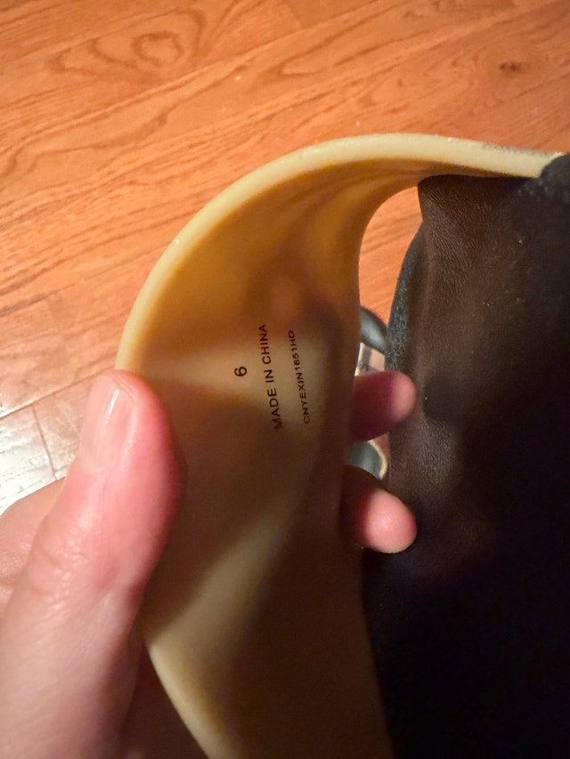 Burberry Slides - photo 3