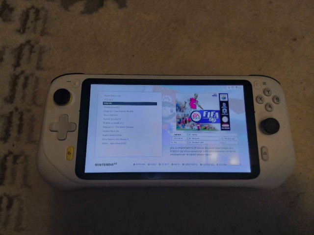 Logitech G cloud gaming handheld with case - photo 4