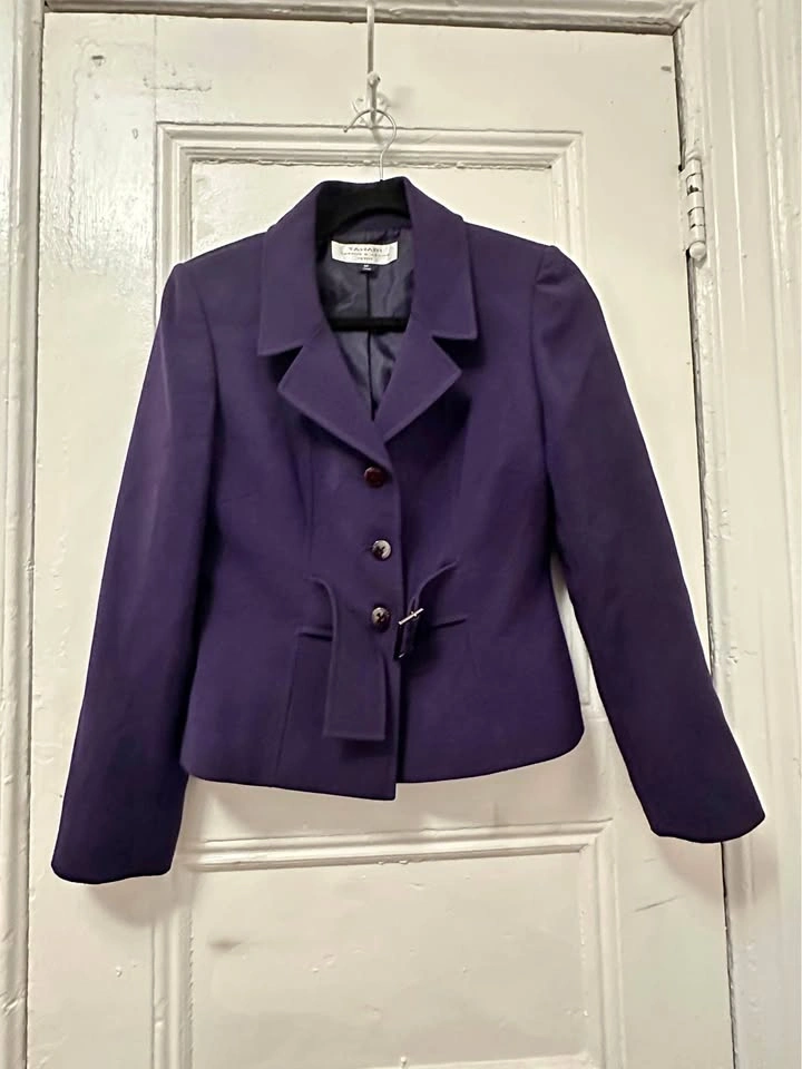 Tahari Arthur S. Levine Petite Blazer. Women’s Size 4P.