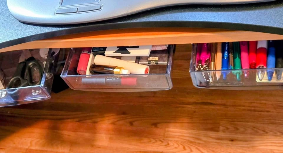 Large IKEA desk - built to last - photo 4