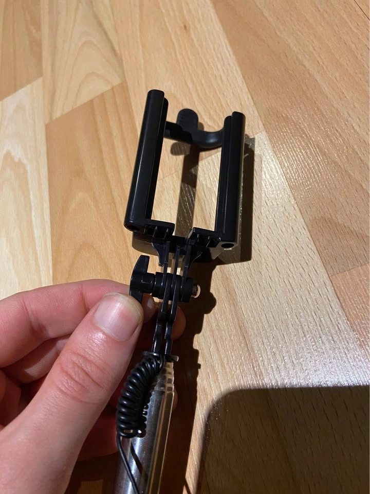 Wired Selfie Stick with Pink Grip - photo 4