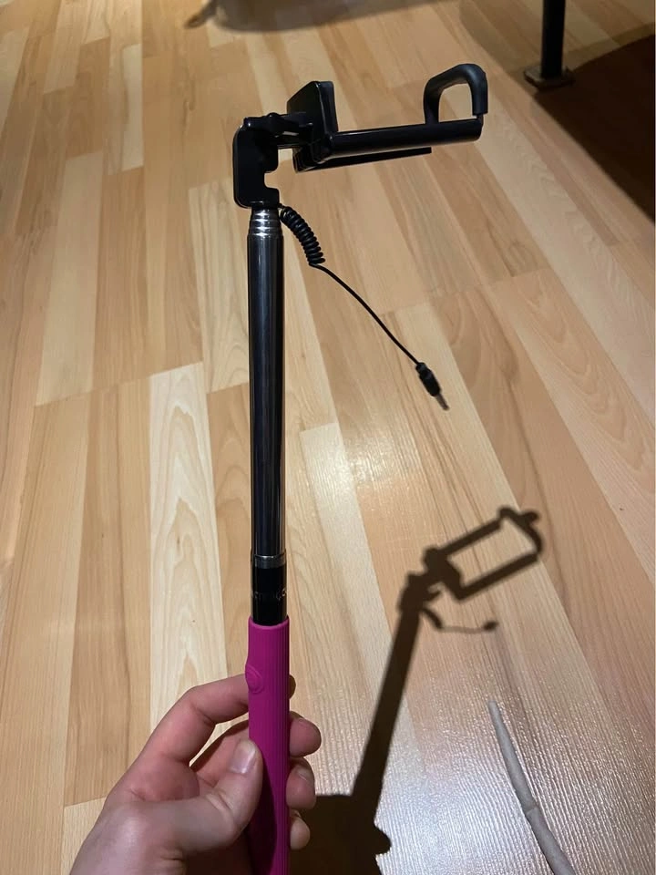 Wired Selfie Stick with Pink Grip - photo 5