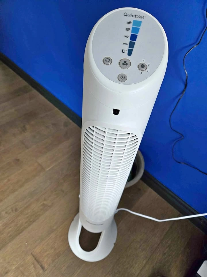 Honeywell Oscillating Tower Fan with remote control
