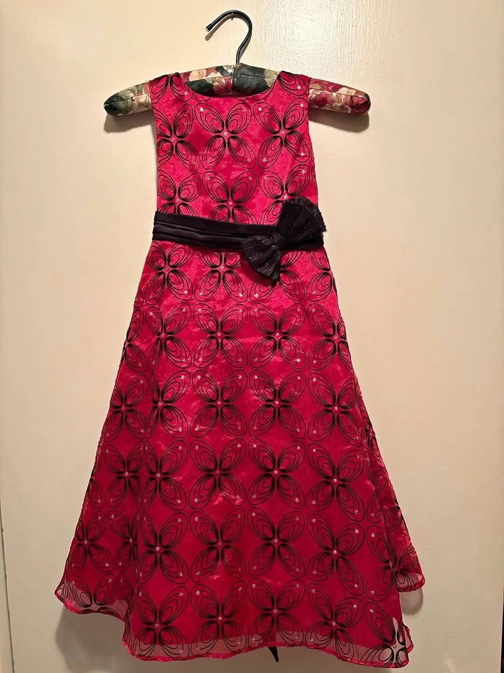 Girls size 6x Holiday Dress