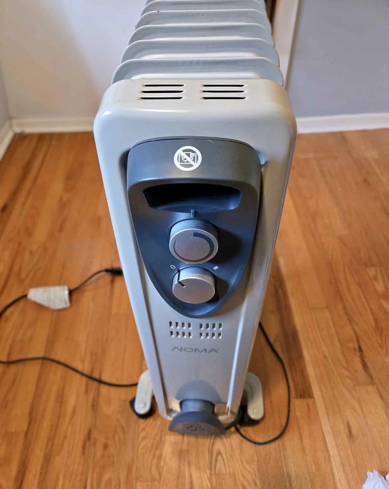 NOMA Portable Oil-Filled Radiator Space Heater - Excellent Condi