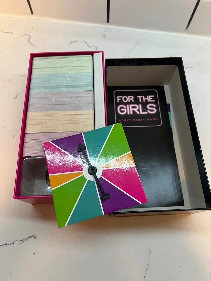 What Do You Meme? For The Girls Adult Party Game - photo 2