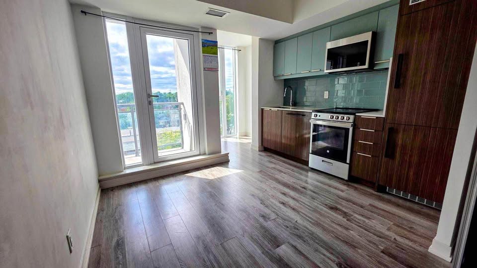 1 Bed 1 Bath - Apartment - photo 2