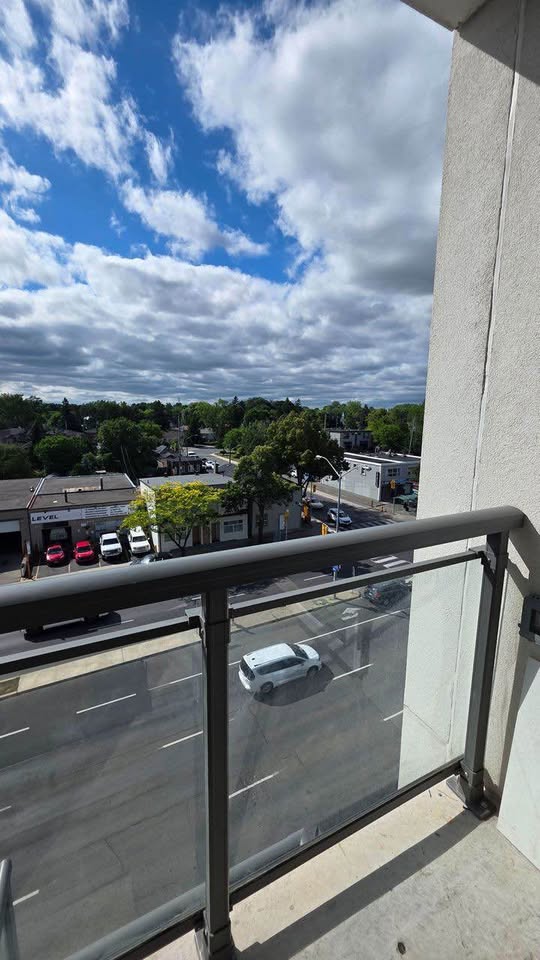 1 Bed 1 Bath - Apartment - photo 4
