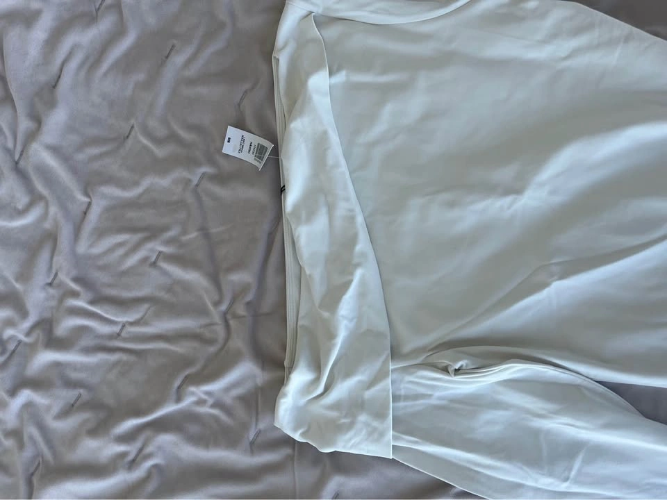 BNWT ARITZIA CONTOUR TOP - photo 2
