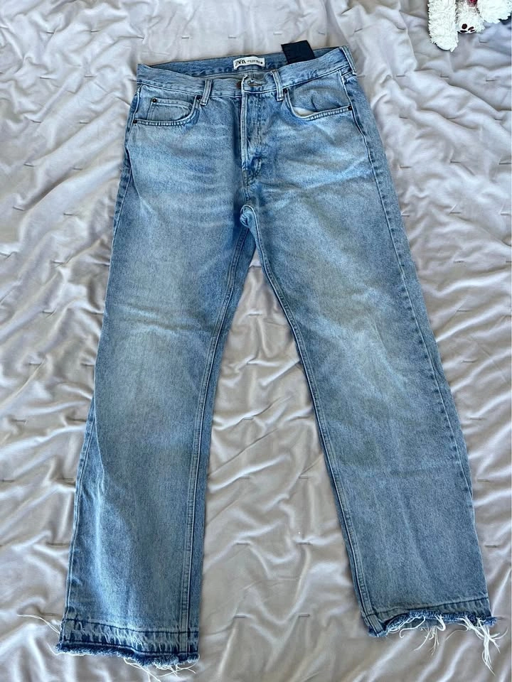 Straight Cut Mid-Rise Zara Jeans Size 6