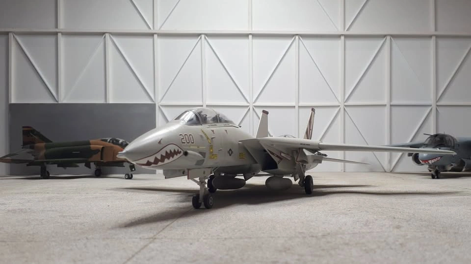 Completed 1/48th scale F-14A Tomcat plastic model aircraft - photo 5