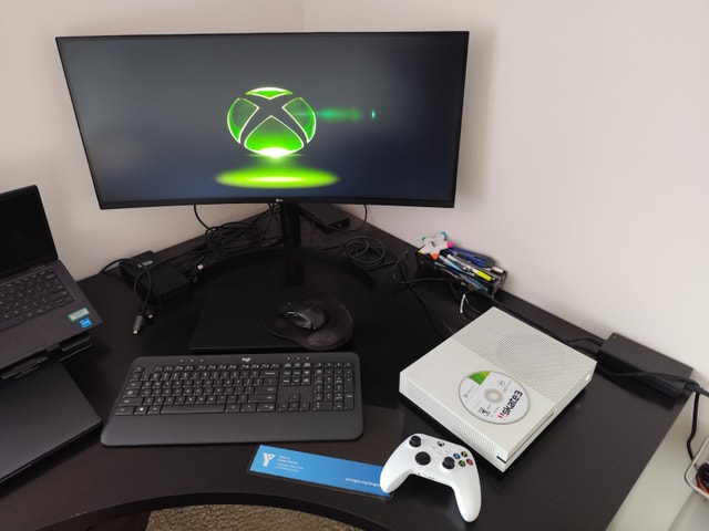 (Delivery) Xbox One S 1TB w/games - photo 2