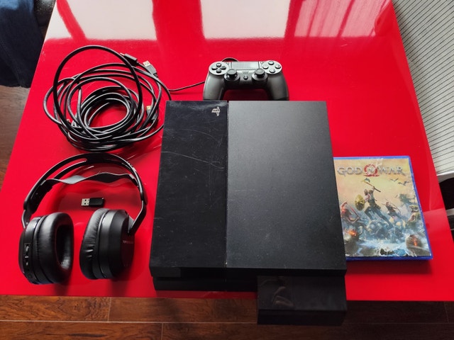 PlayStation 4 w/game