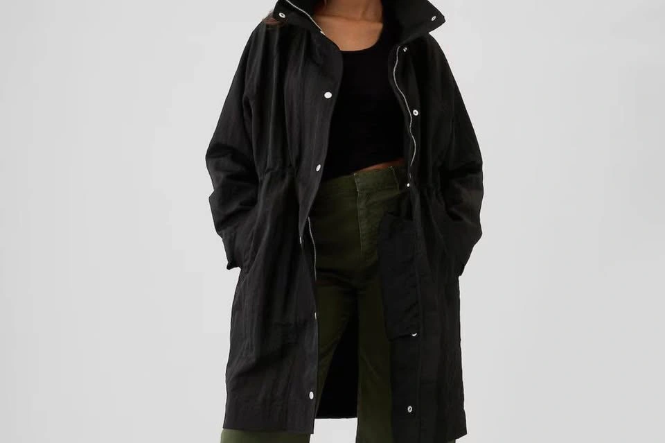 Unworn gap oversized nylon parka jacket size large - photo 4