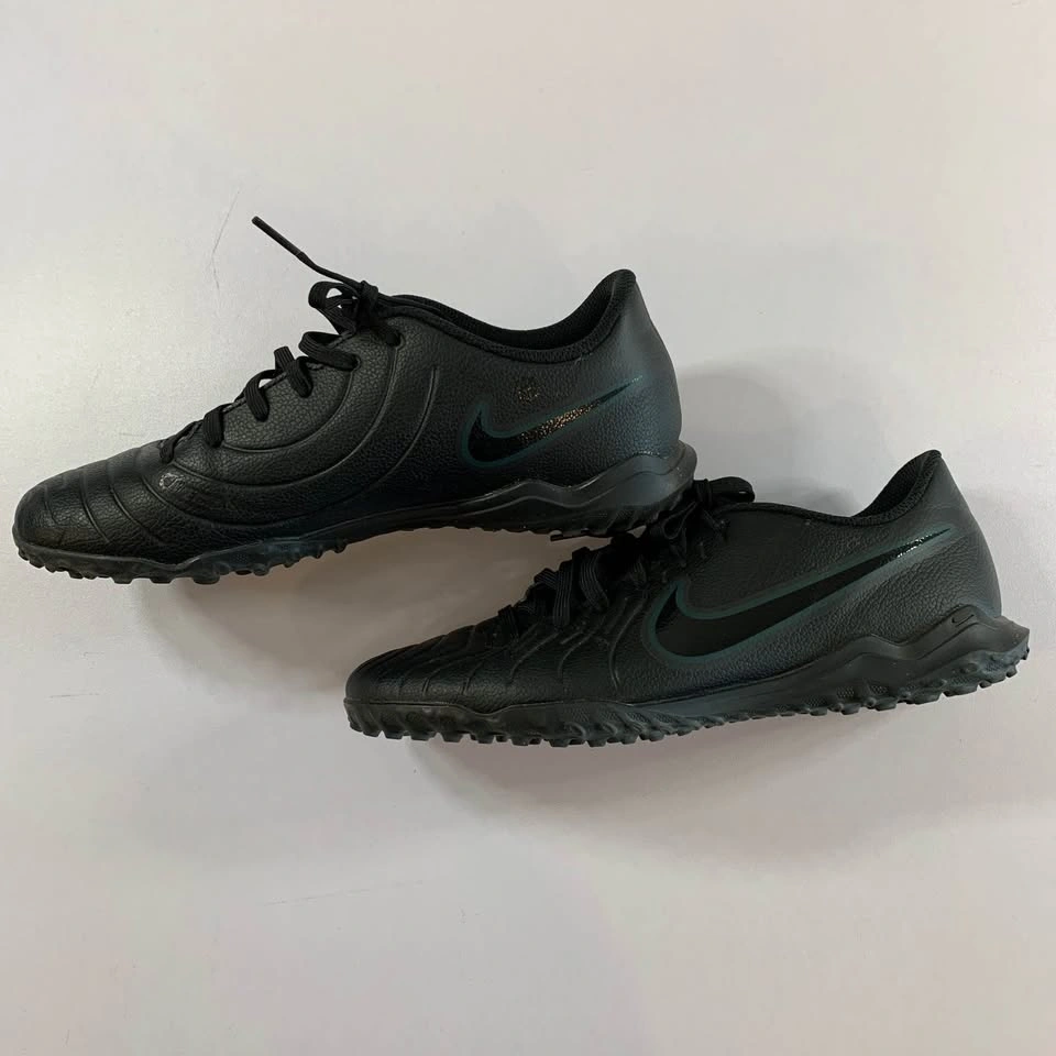 Nike Soccer Shoes 8.5 - photo 2