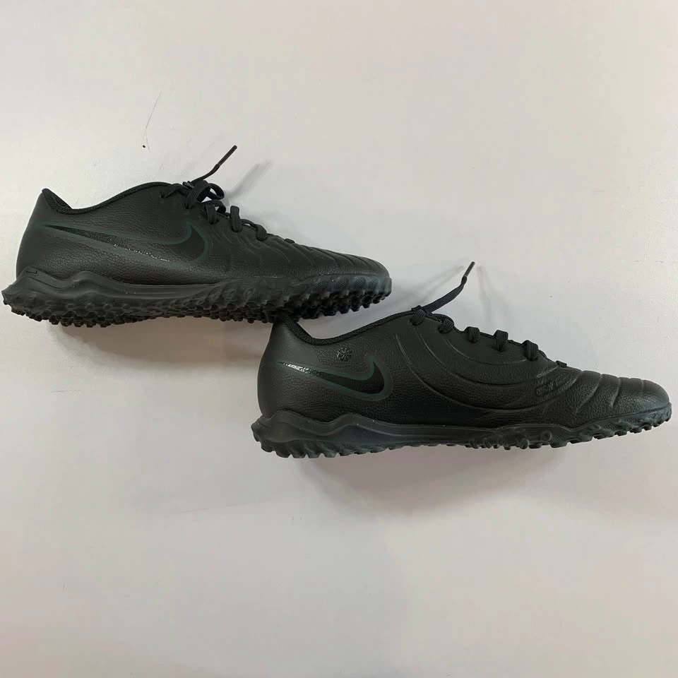 Nike Soccer Shoes 8.5 - photo 3